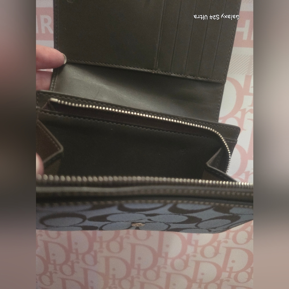 Coach Leatherware Signature fold Wallet NWOT Beautiful Wallet! - Picture 10 of 16